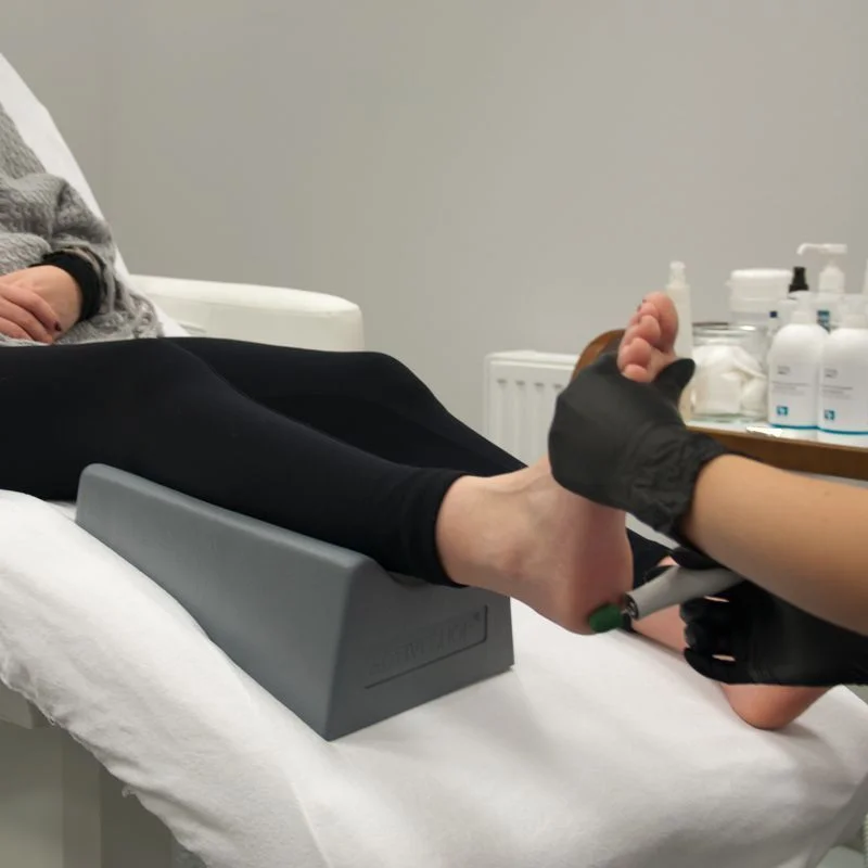 Naslon za nogu za pedikuru White – prikaz 6