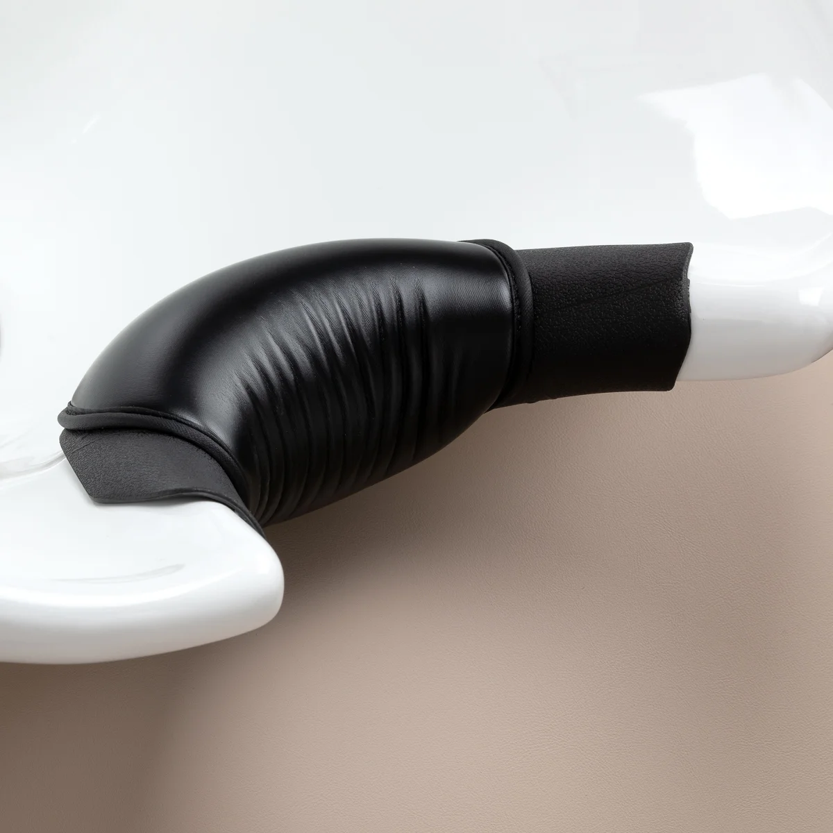Električni glavoper s masažom Ines bež – prikaz 9